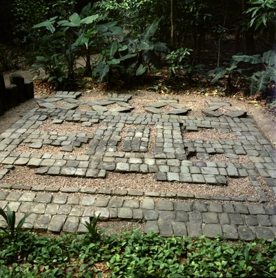 Pavement représentant une bouche stylisée de jaguar, période pré-classique - Olmec